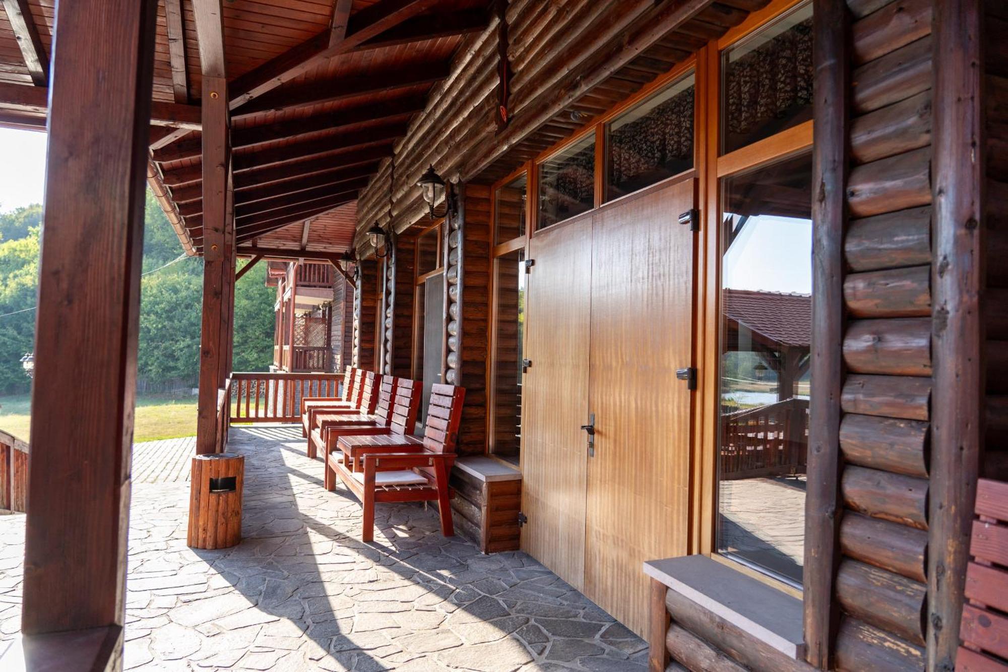 Hotel 5.Evszak Sfântu-Gheorghe Zewnętrze zdjęcie