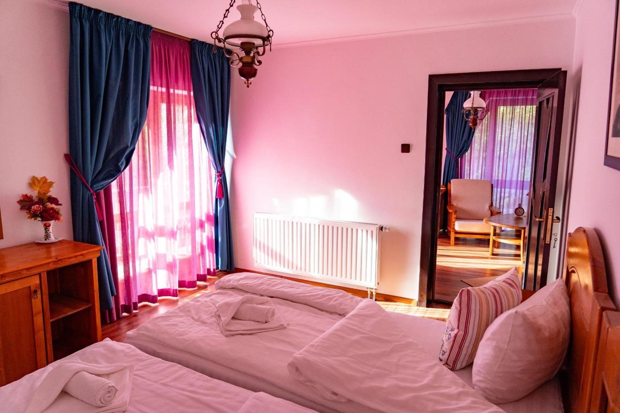 Hotel 5.Evszak Sfântu-Gheorghe Zewnętrze zdjęcie