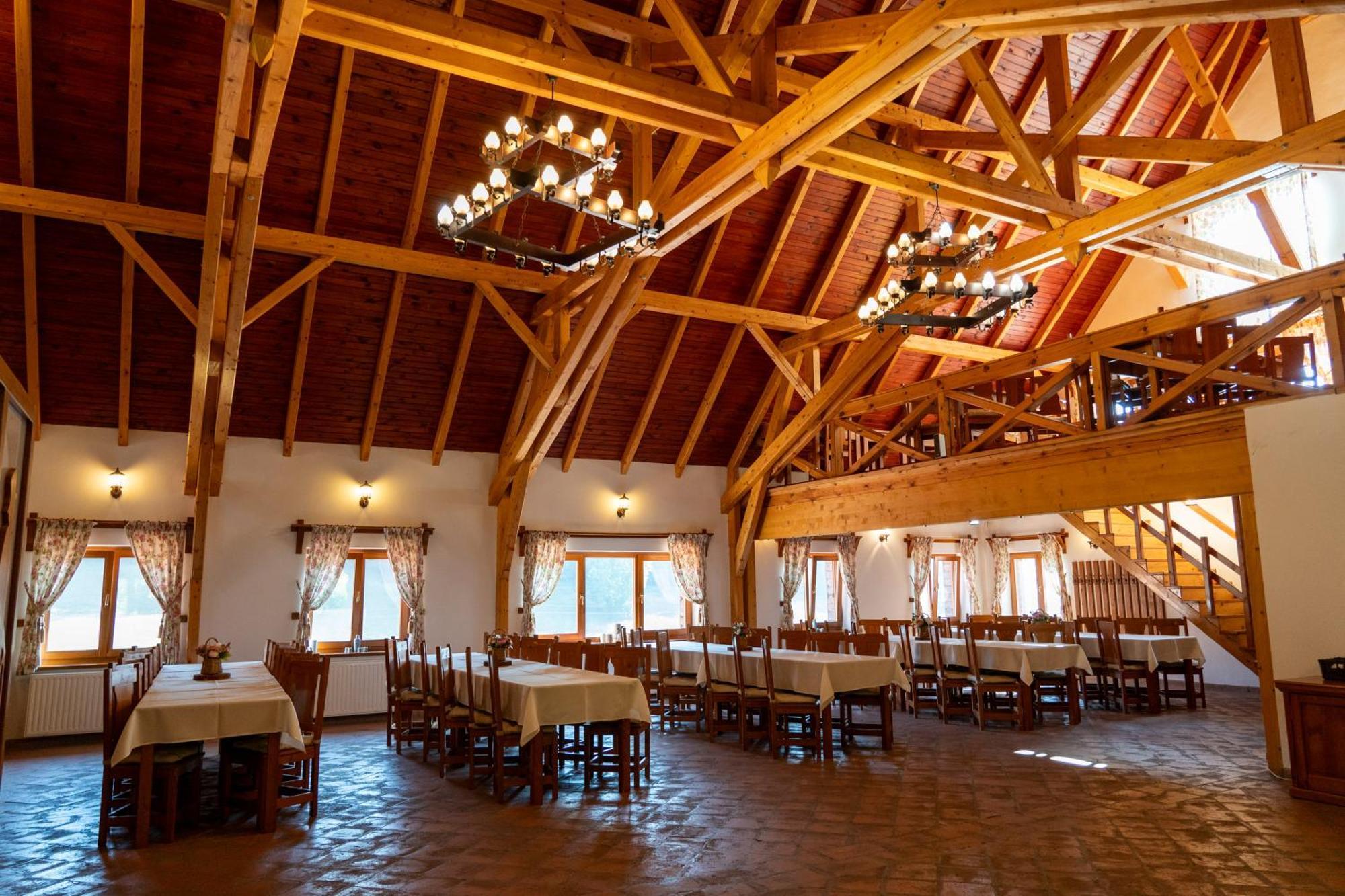 Hotel 5.Evszak Sfântu-Gheorghe Zewnętrze zdjęcie