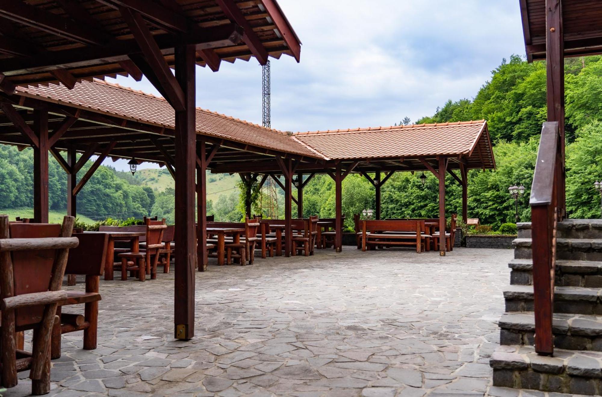 Hotel 5.Evszak Sfântu-Gheorghe Zewnętrze zdjęcie