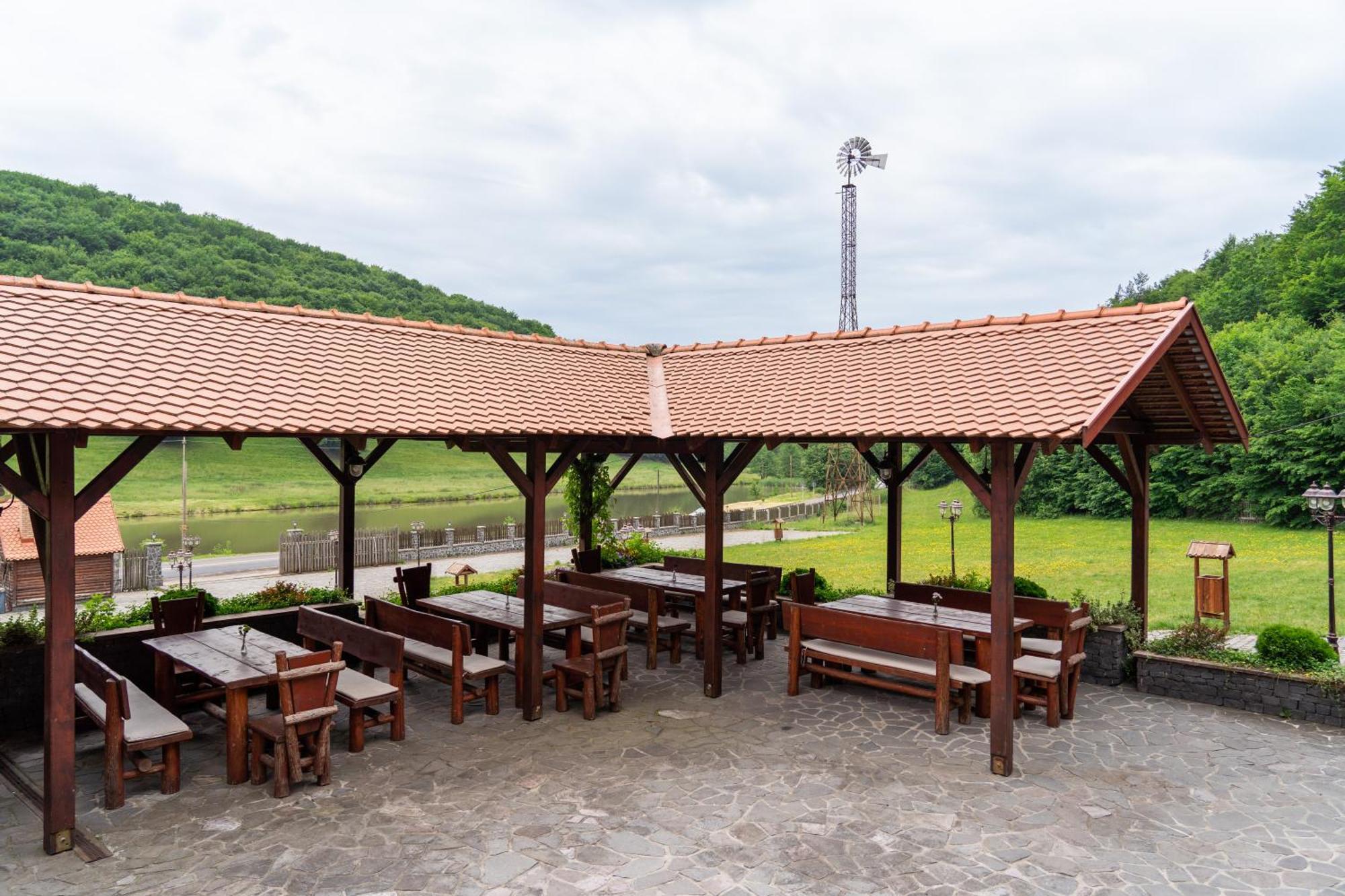 Hotel 5.Evszak Sfântu-Gheorghe Zewnętrze zdjęcie